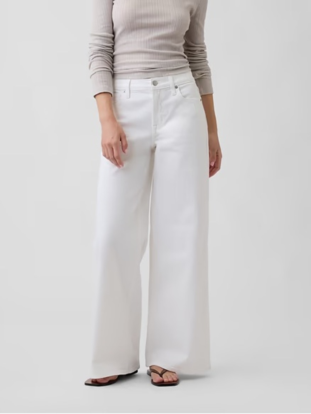 NWOT Gap Mid-Rise Wide-Leg White Jeans - size 28/6R